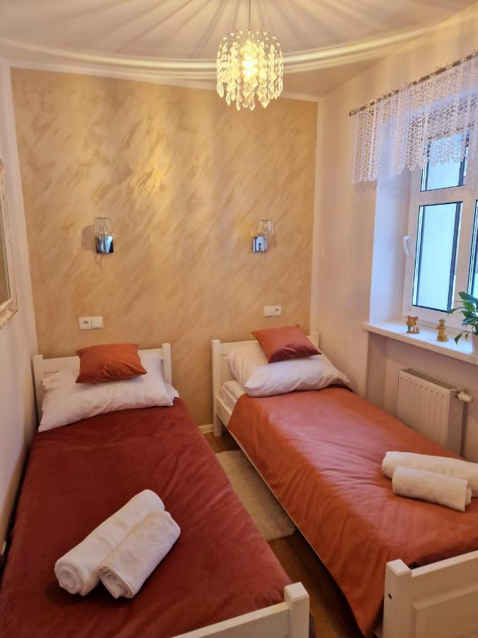 Apartament Przy Deptaku Jelenia Góra Buitenkant foto